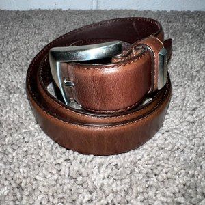 Fossil Leather Medium Brown Leather Belt BT7825BRNM 30-32” Silver Buckle EUC